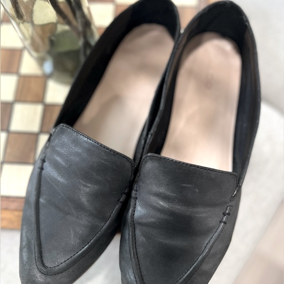 Shoes - Picture 2 of 3